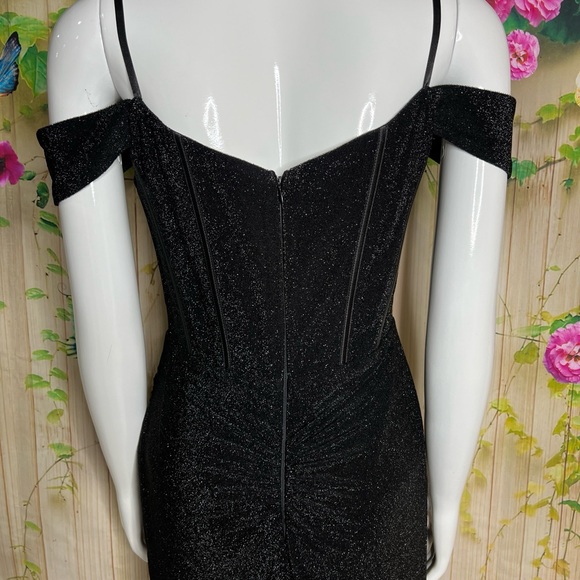 Cindy Collection Long Gown Dress. - Picture 7 of 7